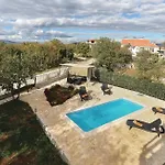 House Greenside - With A Pool *
