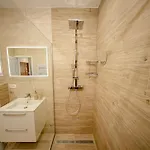 House Greenside - With A Pool Holiday home *