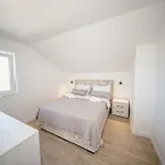 House Greenside - With A Pool Kotlenice