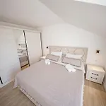 House Greenside - With A Pool * Kotlenice