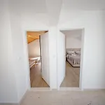 House Greenside - With A Pool Holiday home