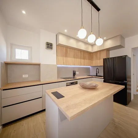 House Greenside - With A Pool * Kotlenice