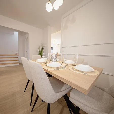 House Greenside - With A Pool Tatil Evi
