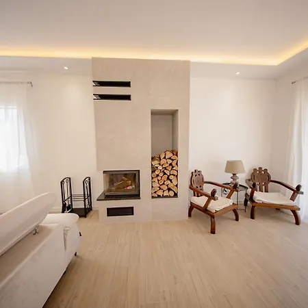 House Greenside - With A Pool Tatil Evi